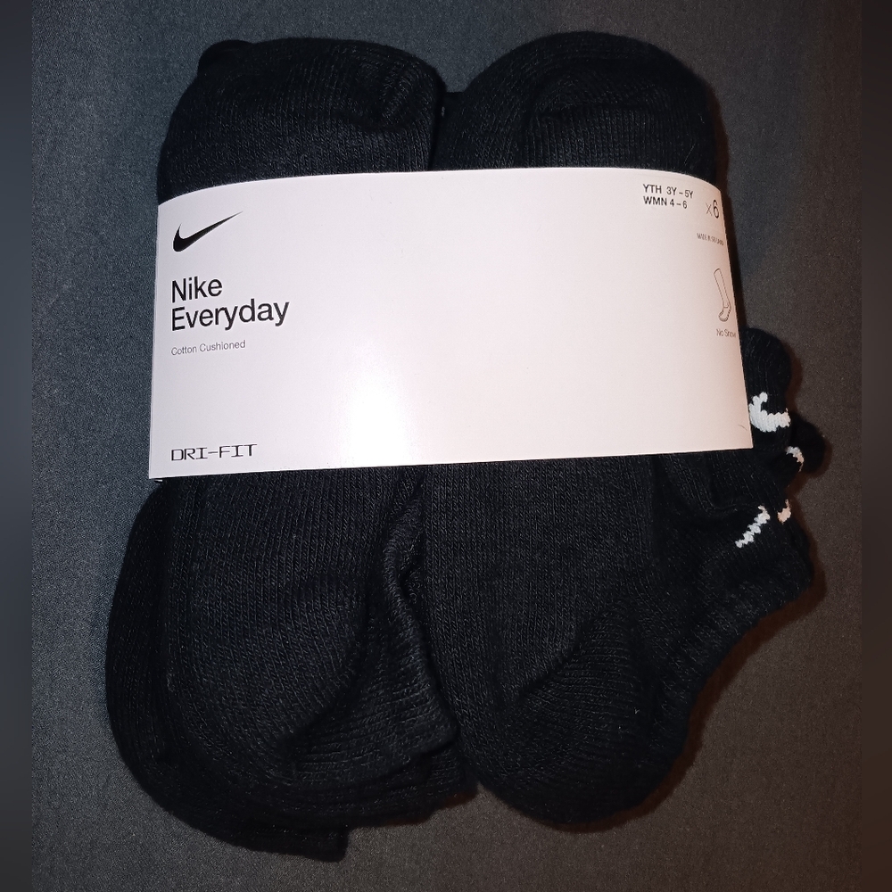 Nike Dri-Fit Black Socks Size 3Y-5Y 6pk